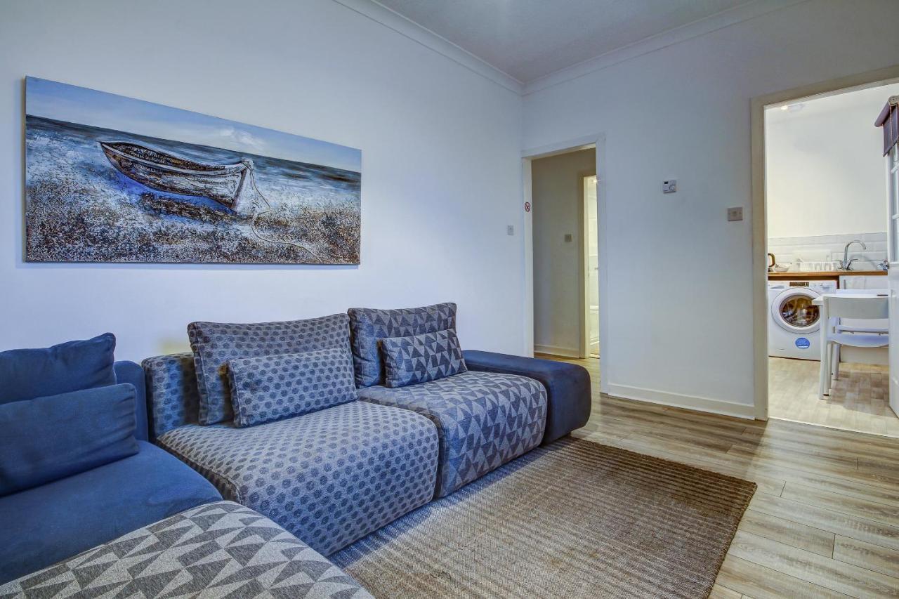 Garden Gate Upper Apartment Прествік Екстер'єр фото
